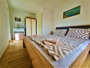 Holiday house with a parking space Nenadici, Krk - 20649 