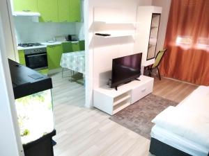 Apartments with parking space Kastel Stafilic, Kastela - 20694