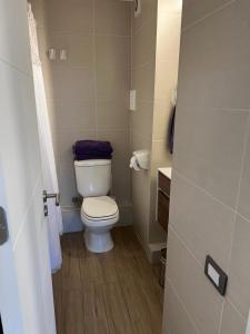 6,Costado Clínica Las Condes,3 Personas