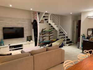 Linda Casa em Camburizinho 100 m da praia