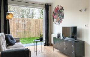 2 Bedroom Lovely Home In Heinkenszand