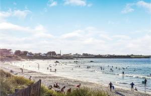 Maisons de vacances 2 Bedroom Gorgeous Home In Plouguerneau : photos des chambres