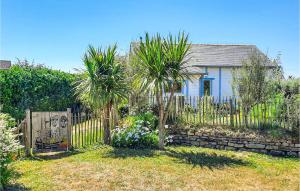 Maisons de vacances 2 Bedroom Gorgeous Home In Plouguerneau : photos des chambres