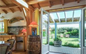 Maisons de vacances 2 Bedroom Gorgeous Home In Plouguerneau : photos des chambres