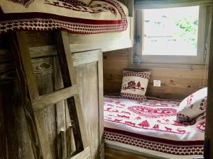 Appartements Luxueux Appart-Chalet avec Jacuzzi et Sauna a Courchevel 1550 - FR-1-613A-14 : photos des chambres