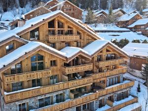 Appartement de standing, 3 chambres, terrasse, conciergerie, centre Méribel - FR-1-613-45