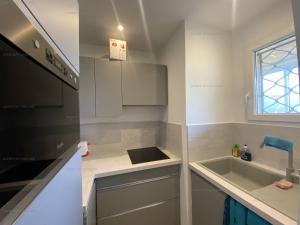 Appartement rénové en front de mer avec terrasse. - FR-1-100-295