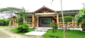 LA CASA MANGLAR Cabañas - 阿扬格