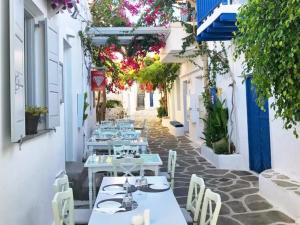 New Spacious Studio with Balcony in the heart of Naousa