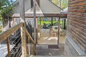 Fuller Holidays - Belongil Beach Pavilion House, 18A Childe St