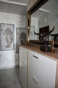 LaLaura high quality apartment Znjan beach 500 m Sea Magic View free Parking