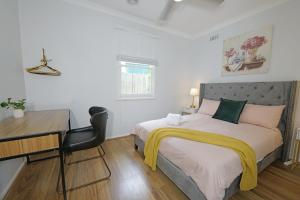 Pet-friendly Bayside 4BR Rental House near Mentone