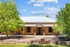4 Bedroom Barossa Home with Large Garden and Pool - Walker Flat
