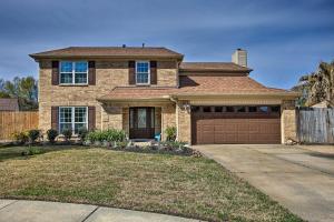 Houston Home with Private Outdoor Pool!