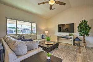 Putting Green, Grill Home in Sun City West!