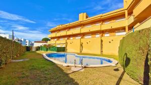 VACAY Villa Mateua, a paso de playa, en Costa Brava, LEscala!