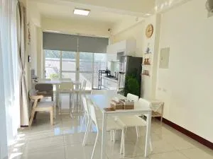 Hourlight Homestay - Chung-lan