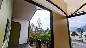 เลคแค้มป์ รีสอร์ท