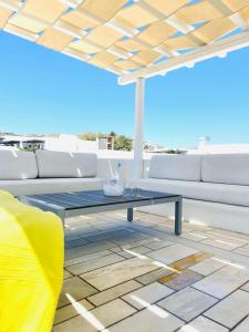 Aphrodite sunshine suite