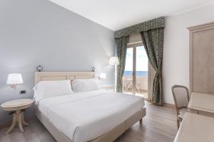 Double Room with Sea View room in Hotel Cavalluccio Marino