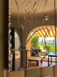 T2 Rez de jardin 4 personnes acces direct piscine superbe vue mer Parking privé ombragé lAM