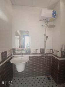 Jade Hotel