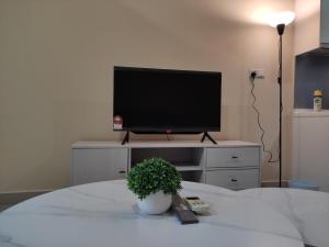 Twin Galaxy Studio with King bed city view