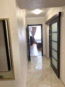 Центр. Поруч Парк та Став (3)