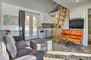 Grand Lake Tiny Home Cabin - Fish, Hike, Ski!