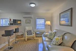 Quaint DT Greenport Apt - 2 Mi to Shelter Island! - Шелтер-Айленд