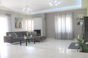 Kallias Modern Apartment