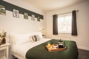 Upton Grange Townhouse sleeps 10
