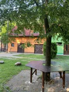 Ubytování nad sklípkem - Březí