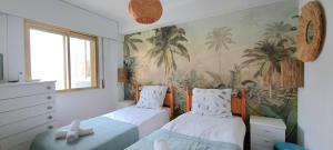 Gerona apartment on the Strip with pool & parking