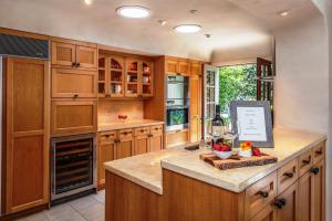 3770 Stones Throw home