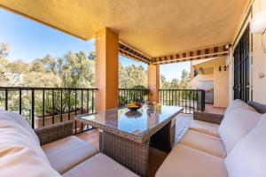 Seaside Bliss 2BR Apartment with Tranquil Terrace Pool and Parking