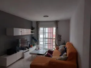 Piso céntrico de dos dormitorios - La Línea de la Concepción