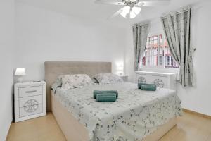 TOP FLOOR, Sea View, Huge Terrace, Heated Pool, Garage