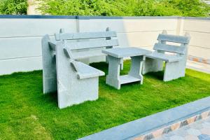 TrueLife - Bhavya Manor - Breakfast Included - 2500 SFT Modern homes with Garden - Panorama Tirumala Mountain View - Peaceful Location - Fast WiFi - Many restaurants nearby - Large hall, AC bedrooms, Kitchen - Android TV - Top service with lots of Lo