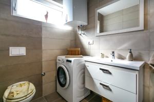 Apartments with parking space Vantacici, Krk - 20707