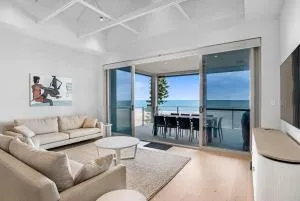 Moana Esplanade - Pure Beach Front 3 Bed Apt - 阿丁格海滩