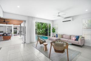 Belle Escapes 94 Cascade Luxury Home Palm Cove