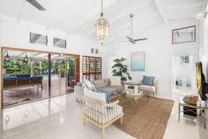 Belle Escapes Tropical Haven Holiday Home Palm Cove - Palm Beach