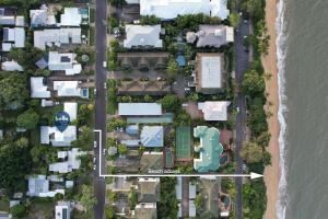 Belle Escapes Villa Rosa just minutes to Trinity Beach