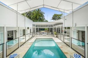 Belle Escapes Villa Rosa just minutes to Trinity Beach