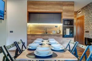 Home Away From Home Apartment 538