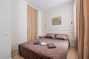 Stylish Studio Close to City Center, Cafés & Parks & Local Dining