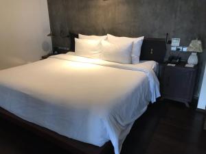 Nancy Sea Light Villa