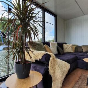 Modern, brand new houseboat near Amsterdam