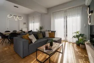 Deluxe 4 Bedrooms Apartment in Athens Center - Kopanás